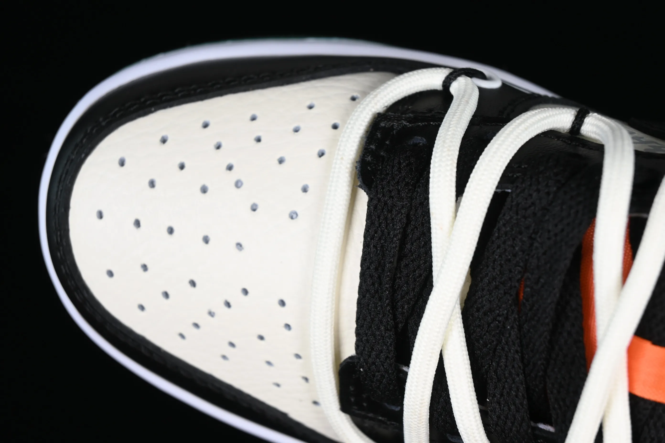 All Categories Nk SB Dunk Series Nk SB Dunk Low Low-top sneakers Nk Dunk Low Panda Prank-Sliding Track Cracked Skateboarder SB Strappy Low-top Casual Shoes DD1391-300